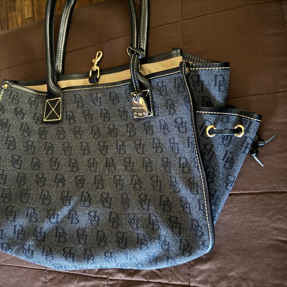 Dooney and Bourke tote